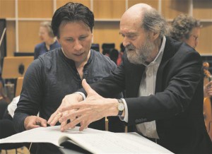 Kristjan Järvi ja Arvo Pärt CD „Passacaglia“ salvestamisel.